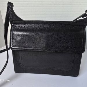 FOSSIL Leather Black Crossbody Bag 8.5" H x 7"W x 2" avg W